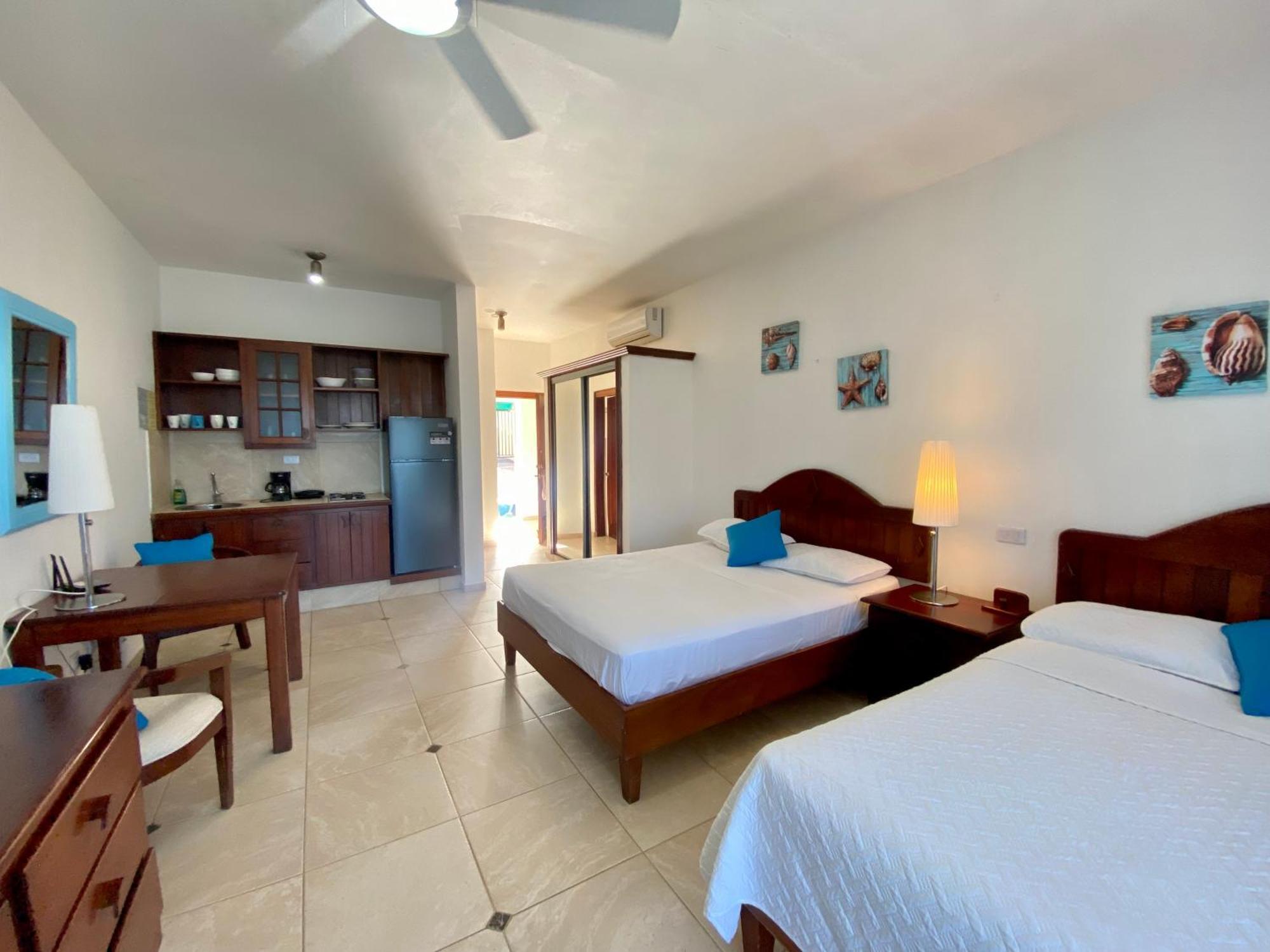 Agualina Kite Hotel Oceanfront Apartments 喀巴里特 外观 照片